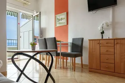 TV i/ili zabavni centar u objektu Sea view Apartment for 2-3 people - family