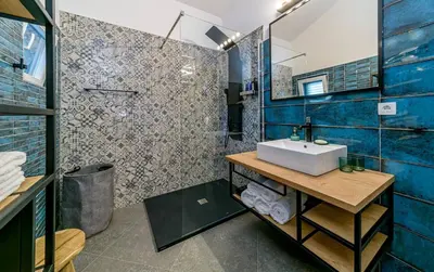 Kupaonica u objektu Luxury villa Dream and Live with pool by the beach