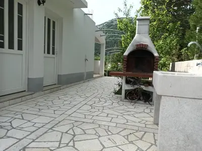 Zgrada u kojoj se nalazi vila