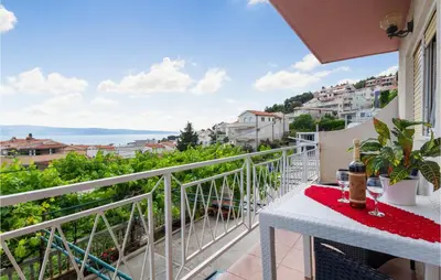 Balkon ili terasa u objektu Gorgeous Apartment In Duce With Wifi