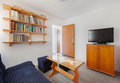 Knjižnica u apartmanu