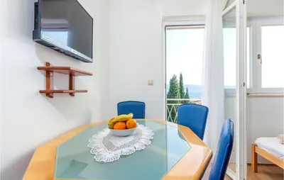 TV i/ili zabavni centar u objektu Gorgeous Apartment In Duce With Wifi