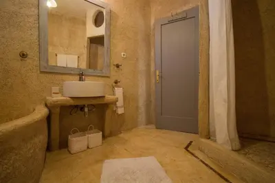 Kupaonica u objektu Stunning Bol Villa 4 Bedrooms Villa Zlatni Rat Stunning Location