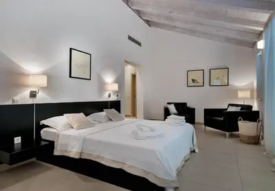 Krevet ili kreveti u jedinici u objektu Villa Sumartin Selca, Stunning, Luxurious Frontline 7 Bedrooms, Amazing Sv