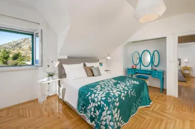 Krevet ili kreveti u jedinici u objektu Exquisite Brac Villa 3 Bedrooms Villa Belle Murvica Seaviews