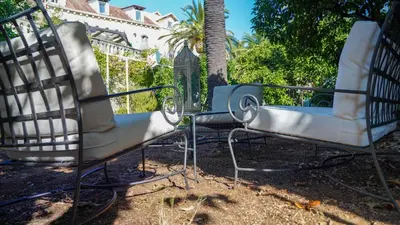 Vrt u objektu Charming two-bed apartment ORANGE GARDEN