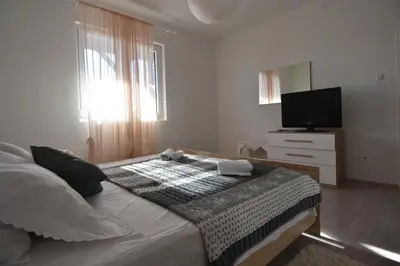 TV i/ili zabavni centar u objektu Apartment *Biba*