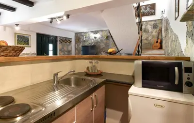 Kuhinja ili čajna kuhinja u objektu Awesome Home In Podstrana