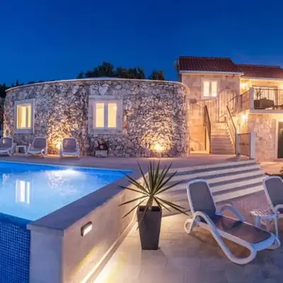 Villa Lukrecija Stonehouse