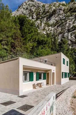 Pogled na planine ili pogled na planine iz apartmana