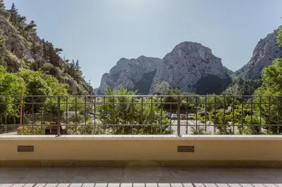 Pogled na planine ili pogled na planine iz apartmana