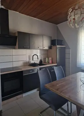 Kuhinja ili čajna kuhinja u objektu Postira apartment by the sea