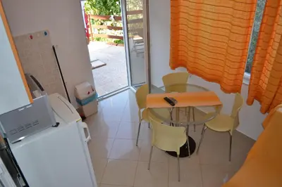 Kuhinja ili čajna kuhinja u objektu Apartments Karlo
