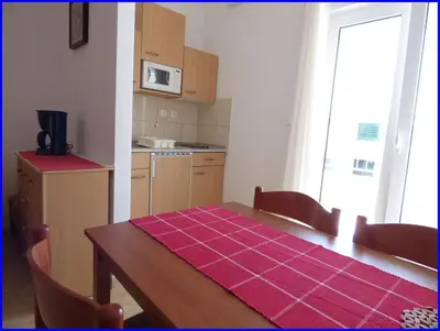 Kuhinja ili čajna kuhinja u objektu Apartments Ruža