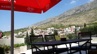 Pogled na planine ili pogled na planine iz apartmana