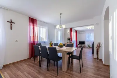 Tlocrt objekta Family-friendly apartments with swimming pool Stanici, Omis - 18676