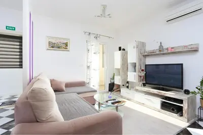 TV i/ili zabavni centar u objektu Apartments by the sea Podstrana, Split - 18466