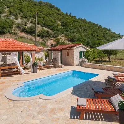 1 Bedroom Stunning Home In Postira