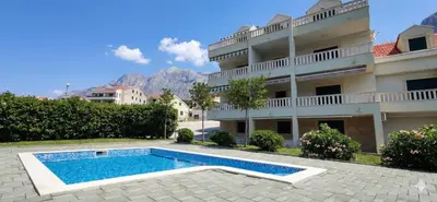 Bazen u objektu Apartment Veronika ili u blizini