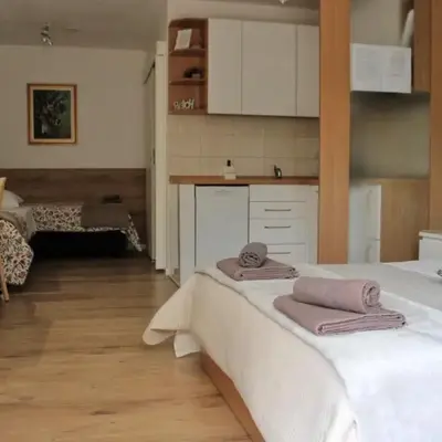 Studio Laura-spacious studio on the main beach