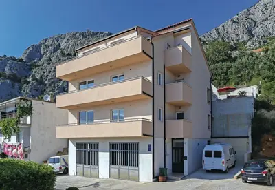 Pogled na planine ili pogled na planine iz vikendica