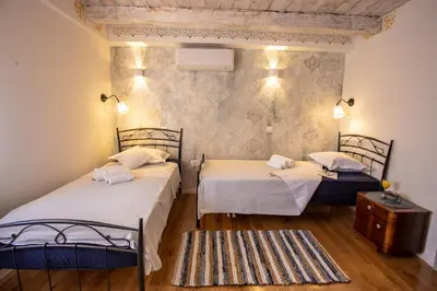 Krevet ili kreveti u jedinici u objektu Charming stone house with private pool & jacuzzi - Holiday Home Vera