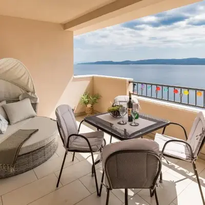 Bona fide sea view apartments
