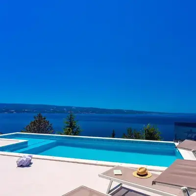 Villa Belvedere with heated pool