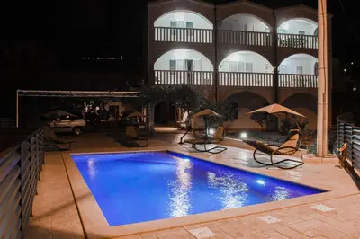 Bazen u objektu Unforgettable sea view apartments Bakota ili u blizini