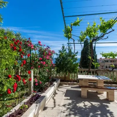 3 Bedroom Nice Apartment In Duce