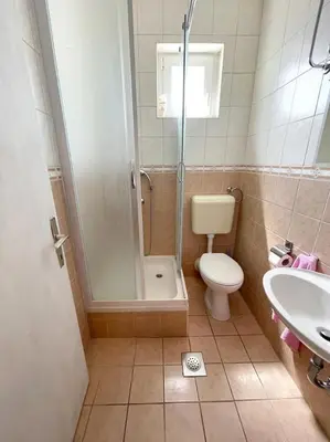 Kupaonica u objektu Apartmani Lugonja***