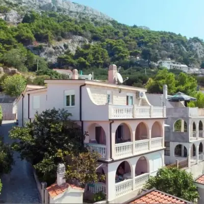 Apartmani Lugonja***