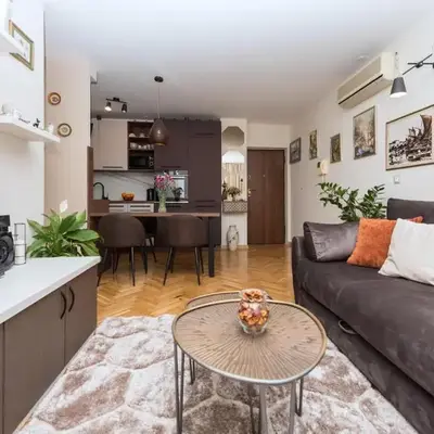 Chic apartment Zoja near beach with free parking