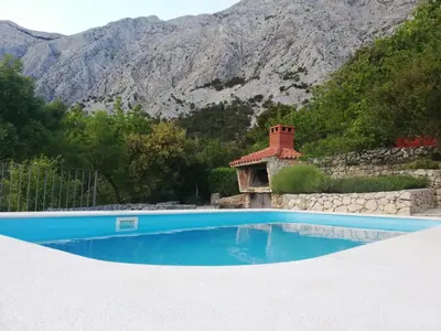 Bazen u objektu Villa Marija ili u blizini