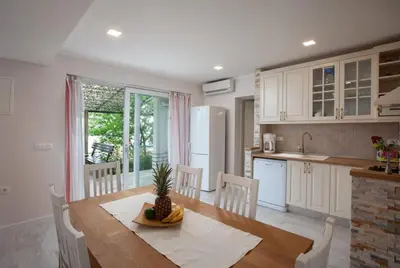 Kuhinja ili čajna kuhinja u objektu Villa Marija