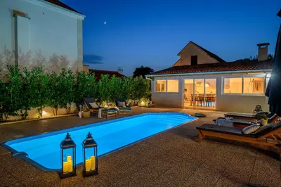Bazen u objektu Villa Bellezza ili u blizini