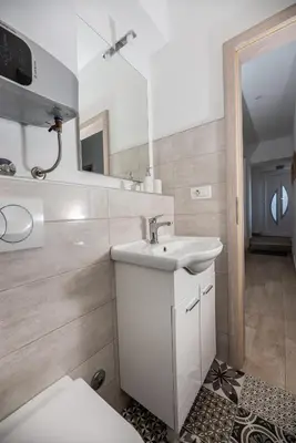 Kupaonica u objektu Calypso - newly equiped, with separate entrance and parking
