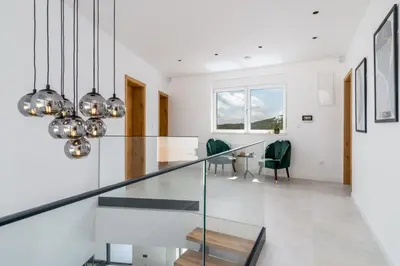 Tlocrt objekta Villa Top Hill, heated infinity pool, Jacuzzi, Sauna, 5 en-suite bedrooms, a Media room