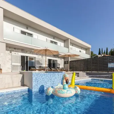 Gorgeous Home In Srinjine