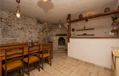 Tlocrt objekta 2 Bedroom Gorgeous Home In Baska Voda