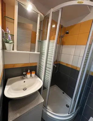 Kupaonica u objektu Apartman Center Omiš