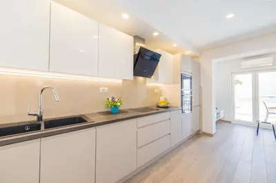 Kuhinja ili čajna kuhinja u objektu Apartments LaLu