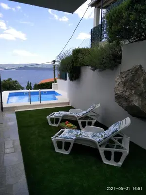 Bazen u objektu Private Pool and Sea View Apartment ili u blizini