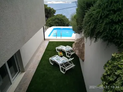 Bazen u objektu Private Pool and Sea View Apartment ili u blizini