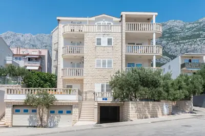 Pogled na planine ili pogled na planine iz apartmana