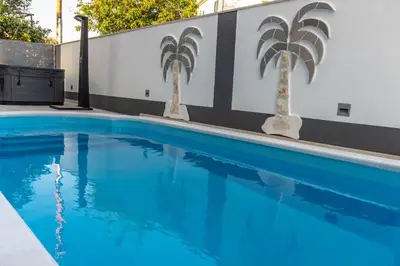 Bazen u objektu Apartment in Supetar with sea view, balcony, air conditioning, W-LAN 3553-2 ili u blizini
