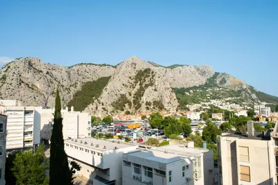 Pogled na planine ili pogled na planine iz apartmana