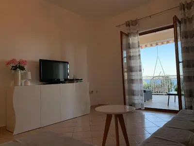 TV i/ili zabavni centar u objektu Omiš Relaxing Sea Lounge