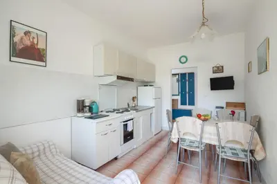Kuhinja ili čajna kuhinja u objektu A2 apt near beach w patio parking and grill