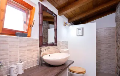 Kupaonica u objektu Nice Home In Stari Grad